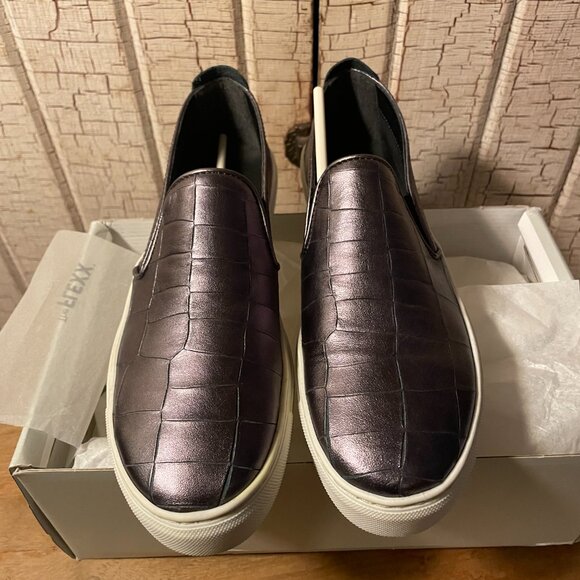 The Flexx Womens Sneak Name Sneaker US 8.5 Leather New in Box - Picture 2 of 6